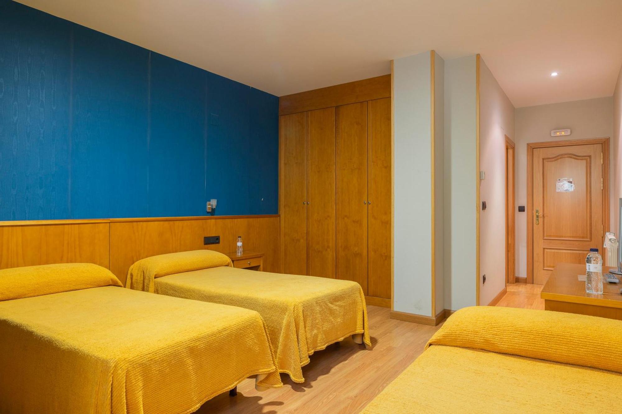 Hostal Los Valles Bielsa Exterior photo